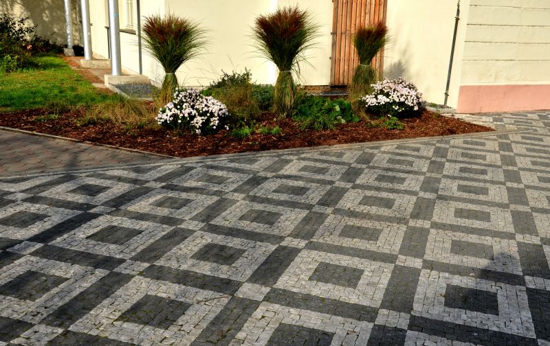 Driveway with Decorative Patterns